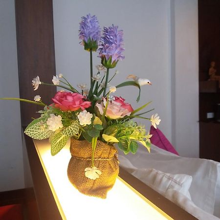 Nicha Suite Hua Hin Hotel Extérieur photo